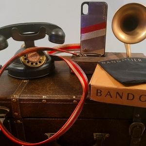 BNIB - Bandolier Iphone X limited ed. x-body case